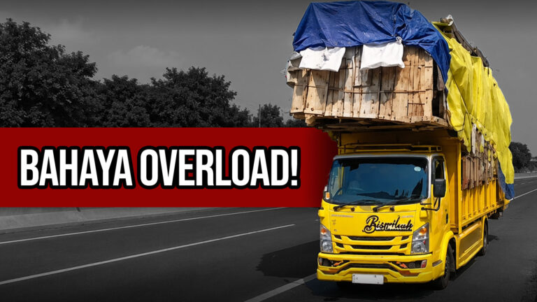 Ngeri! Posisi Muatan Bisa Bikin Truk Terguling Tiba-Tiba di Tol